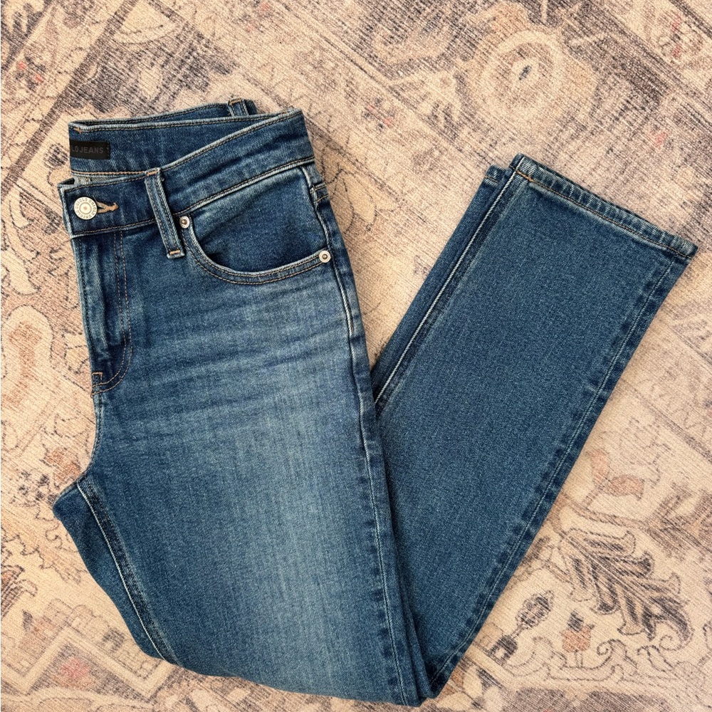 Uniqlo Women's Skinny Jeans in Medium Blue Wash - Picture 4 of 6
